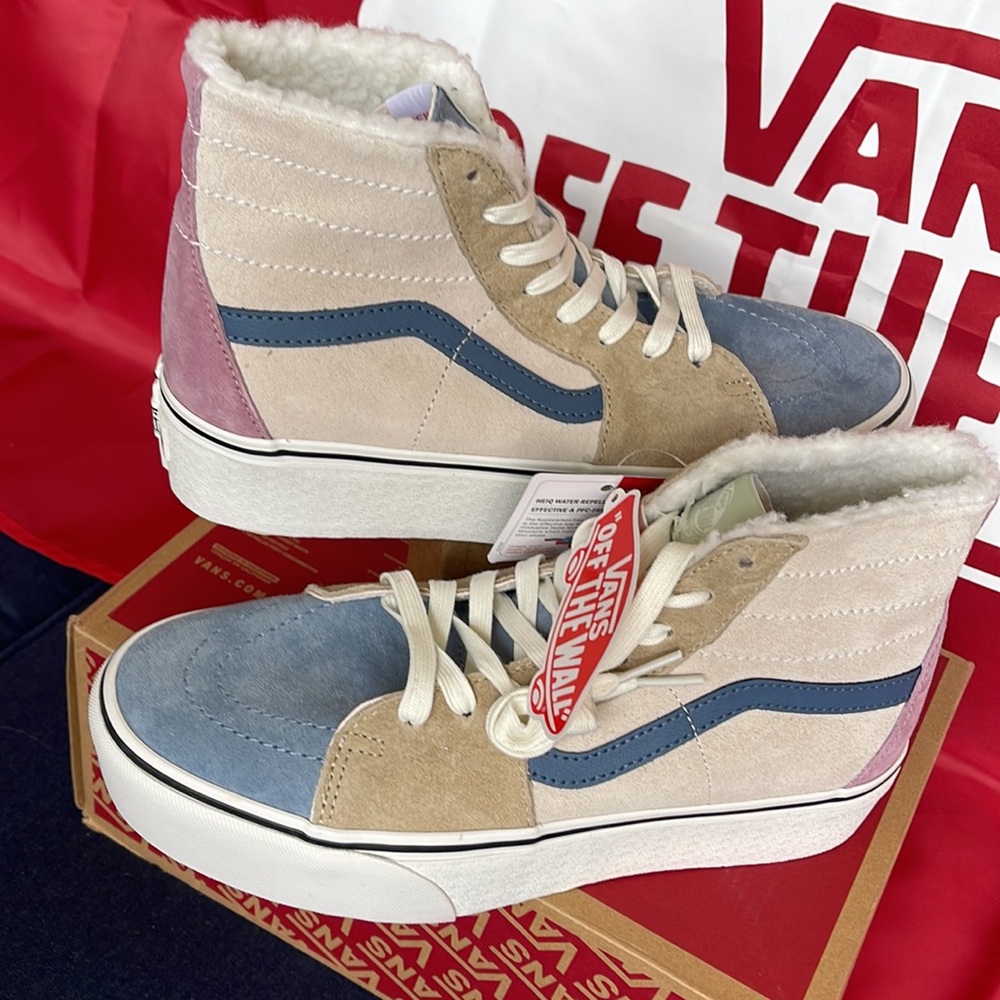 Vans Men’s Sk8-Hi Tapered
Pig Suede/Sherpa Multi Co
VN0A7Q5PMUL Platforms - Picture 11 of 16